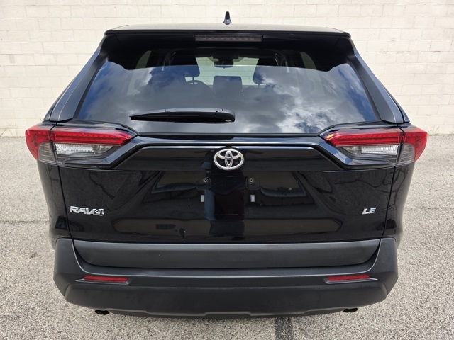 2023 Toyota RAV4 LE photo 4