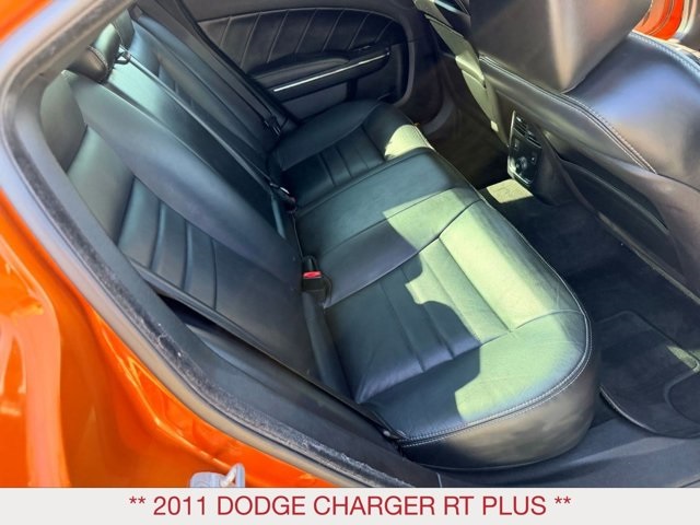 2011 Dodge Charger R/T photo 19