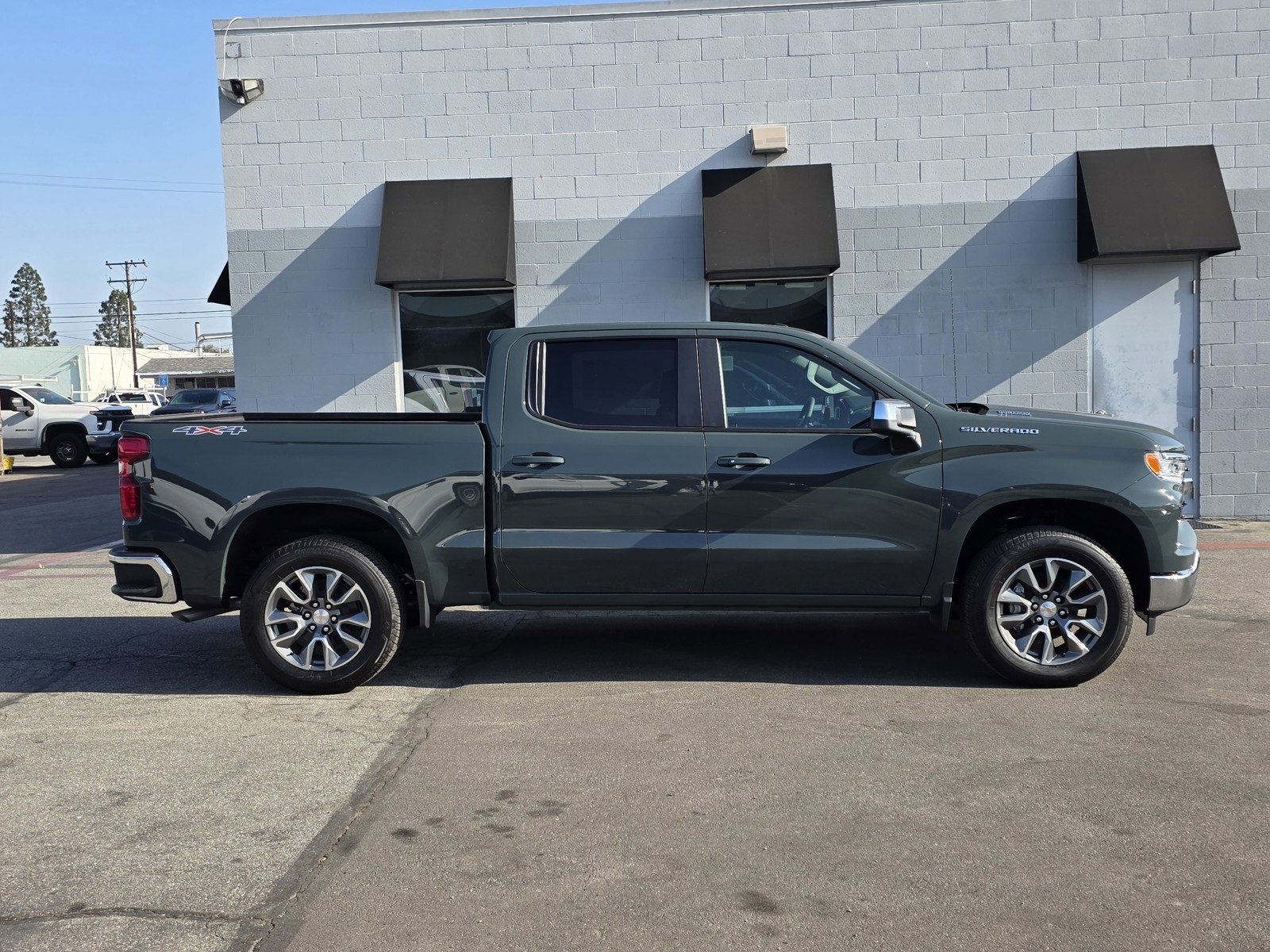 2025 Chevrolet Silverado LT photo 7