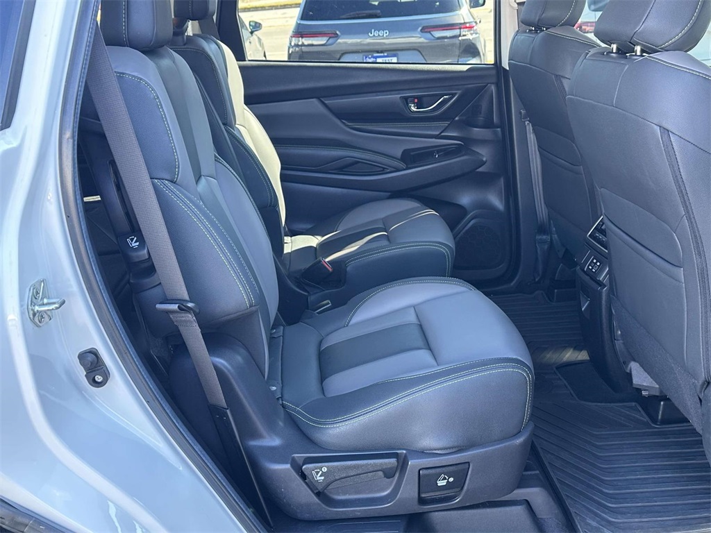 2023 Subaru Ascent Onyx Edition photo 4