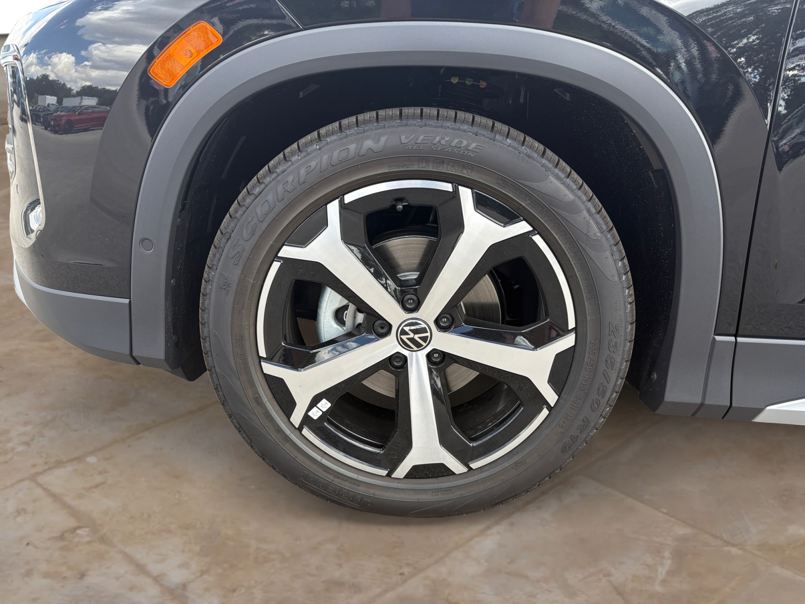 2025 Volkswagen Tiguan SE photo 9