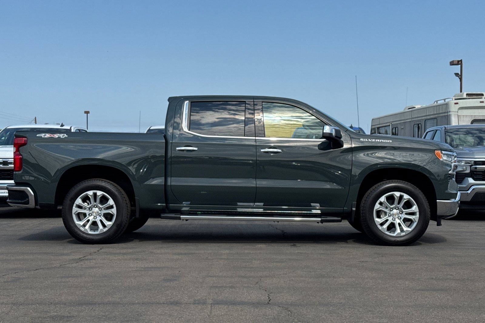 2025 Chevrolet Silverado 1500 LTZ photo 3