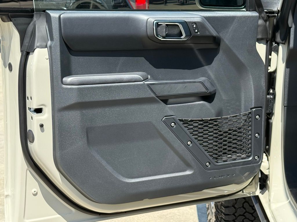 2025 Ford Bronco Badlands photo 15