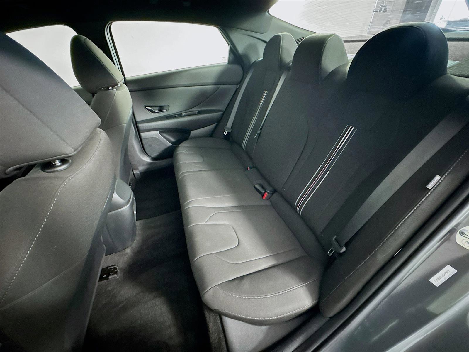 2025 Hyundai Elantra SEL Sport photo 20