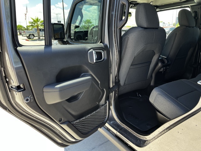 2025 Jeep Gladiator Willys photo 14