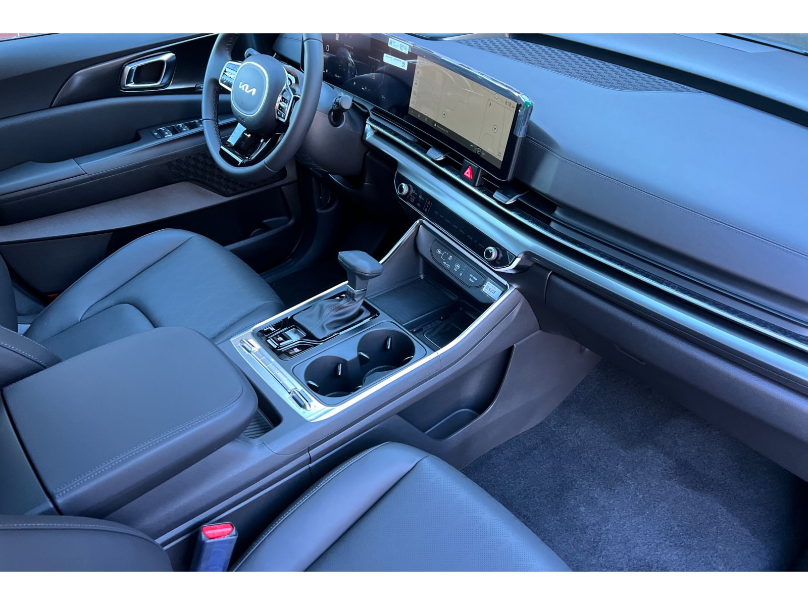 2025 Kia Carnival SX photo 16
