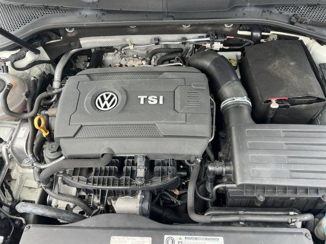 2017 Volkswagen Golf GTI Sport SE Autobahn photo 15
