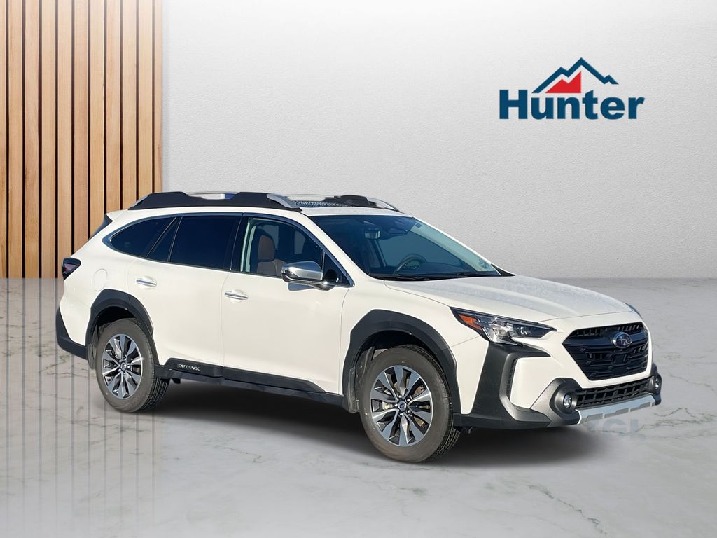 2025 Subaru Outback Touring's photo