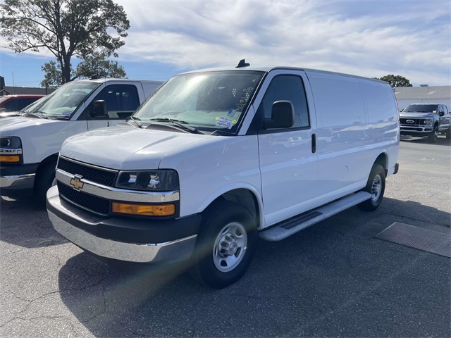 2024 Chevrolet Express 2500 Work Van photo 3
