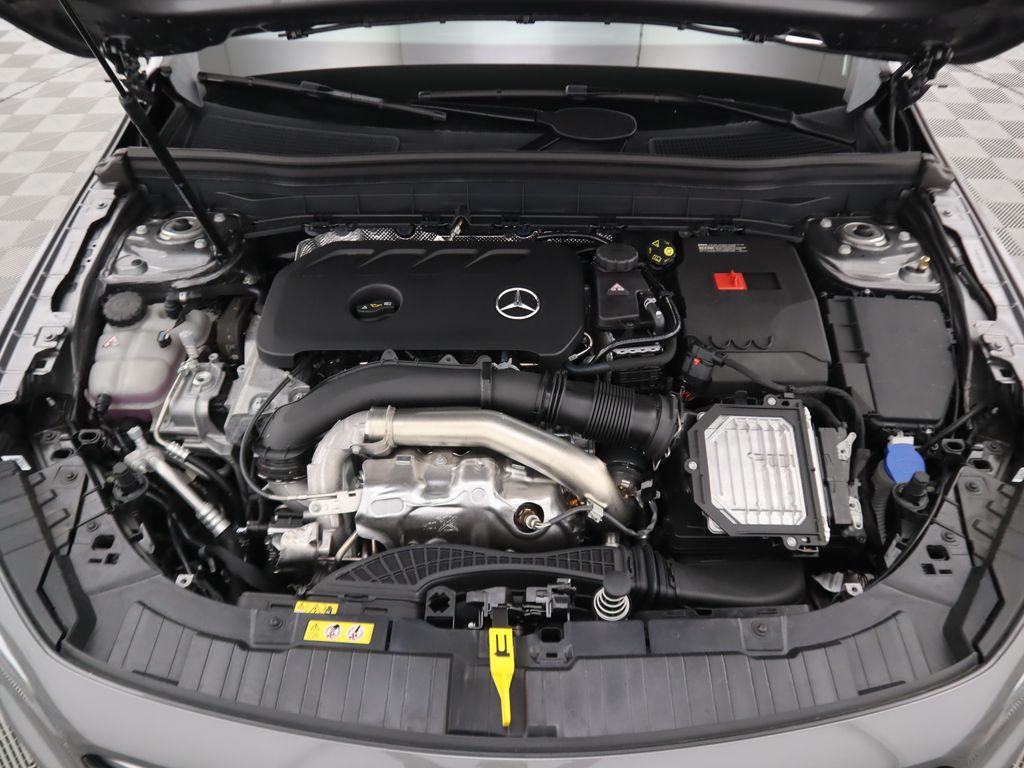 2025 Mercedes Benz GLB 250 photo 29