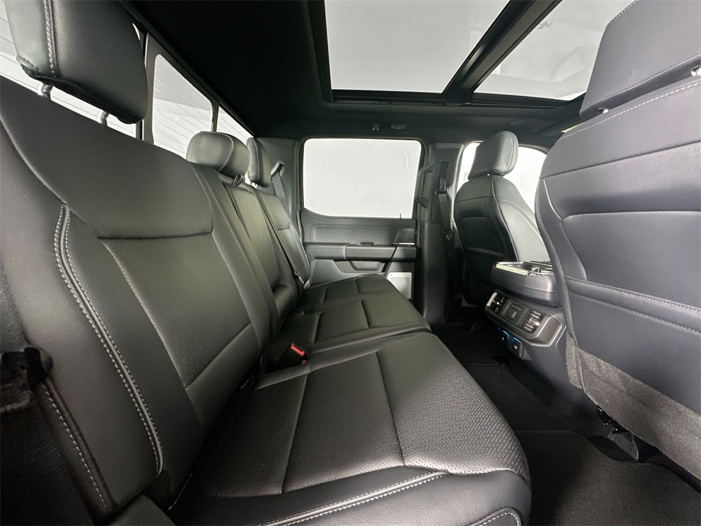 2025 Ford F-150 Lariat photo 22