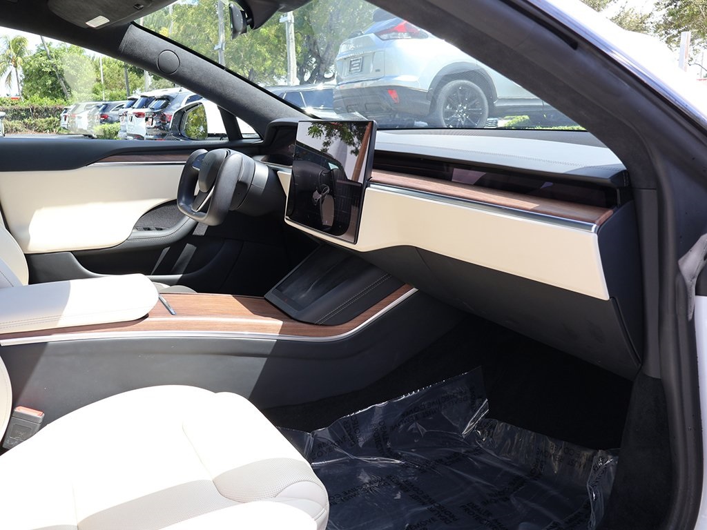 2022 Tesla Model S photo 23