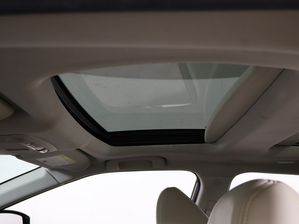 2019 Nissan Maxima SL photo 19