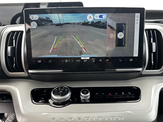 2025 Ford Expedition photo 26