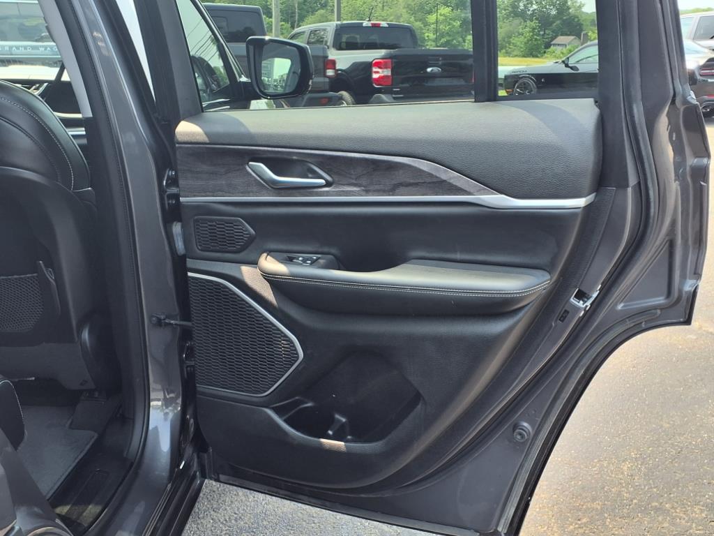 2022 Jeep Cherokee Base Limited photo 11