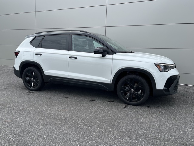 2025 Volkswagen Taos SE photo 19