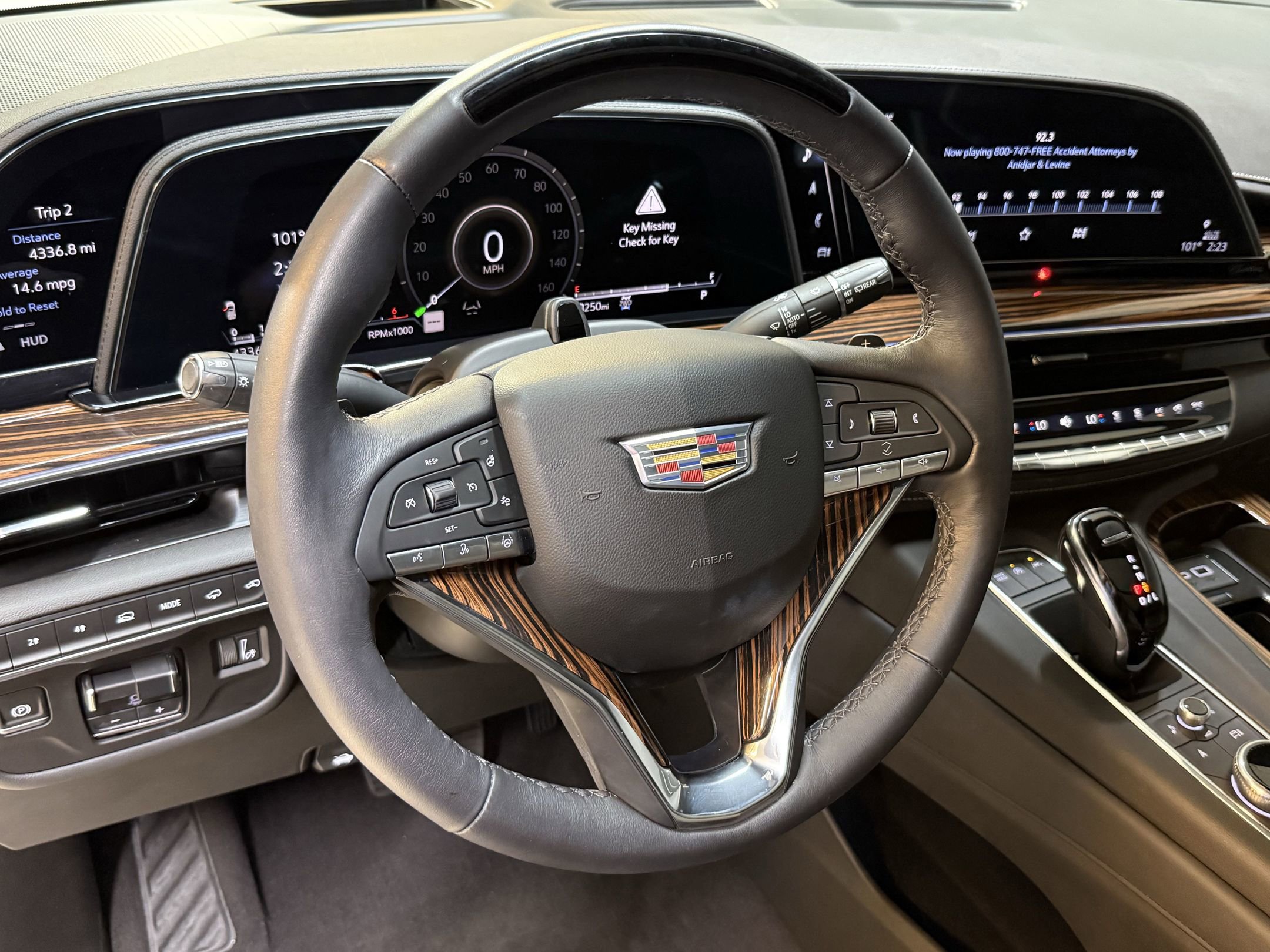 2024 Cadillac Escalade Premium Luxury photo 4
