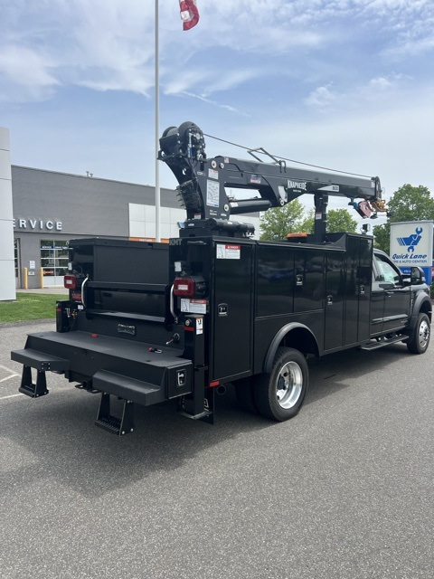 2024 Ford F-550 XLT photo 4