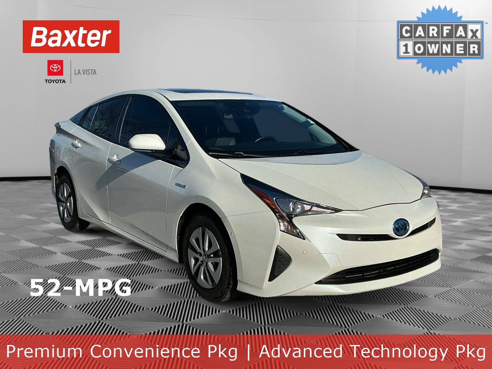 2017 Toyota Prius Four's photo