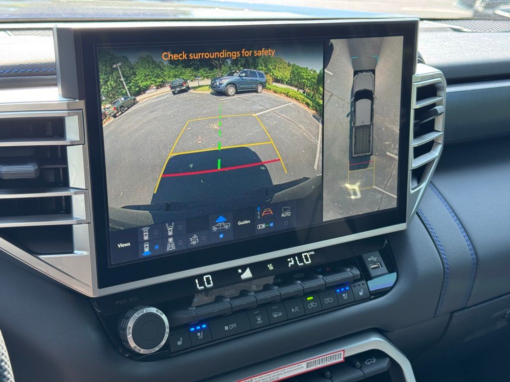 2025 Toyota Tundra Platinum CrewMax photo 24