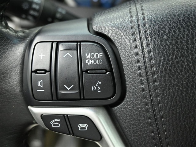 2017 TOYOTA SIENNA - Image 12