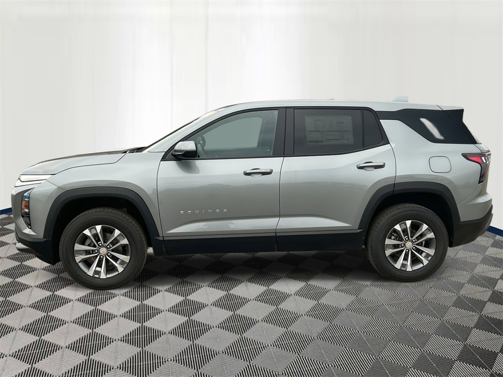 2026 Chevrolet Equinox LT photo 2