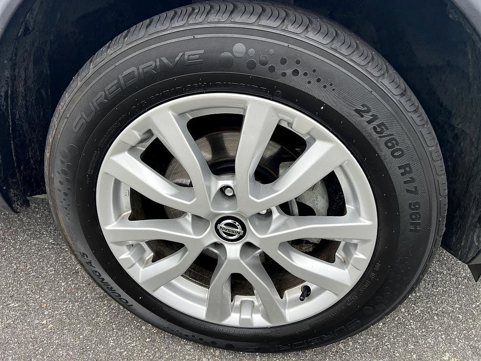 2022 Nissan Rogue Sport S photo 12