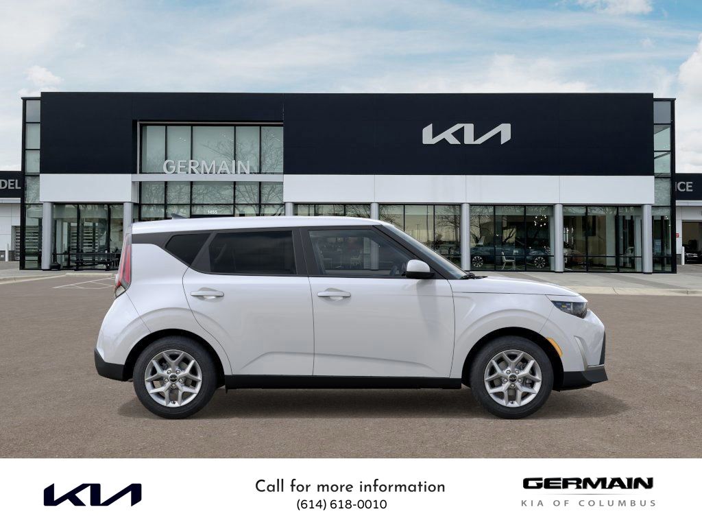 2025 Kia Soul LX S photo 3