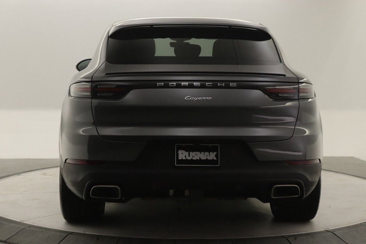 2022 Porsche Cayenne Coupe Base photo 4