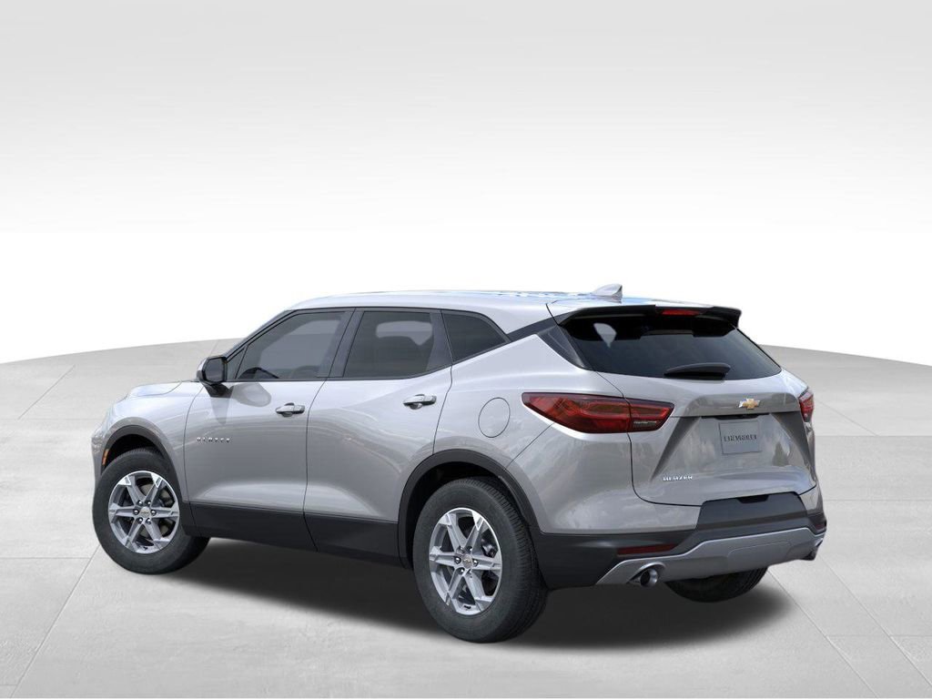 2025 Chevrolet Blazer 2LT photo 2