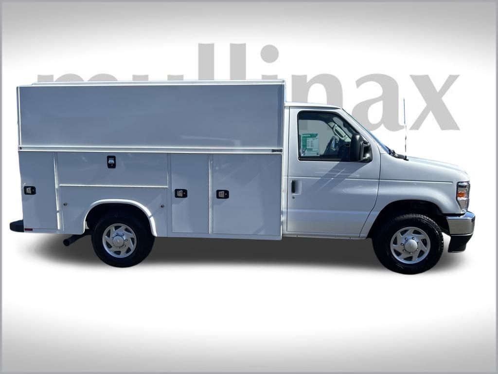 2025 Ford E-350 Base photo 2