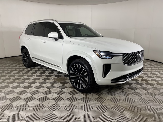 2025 Volvo XC90 T8 Core photo 2