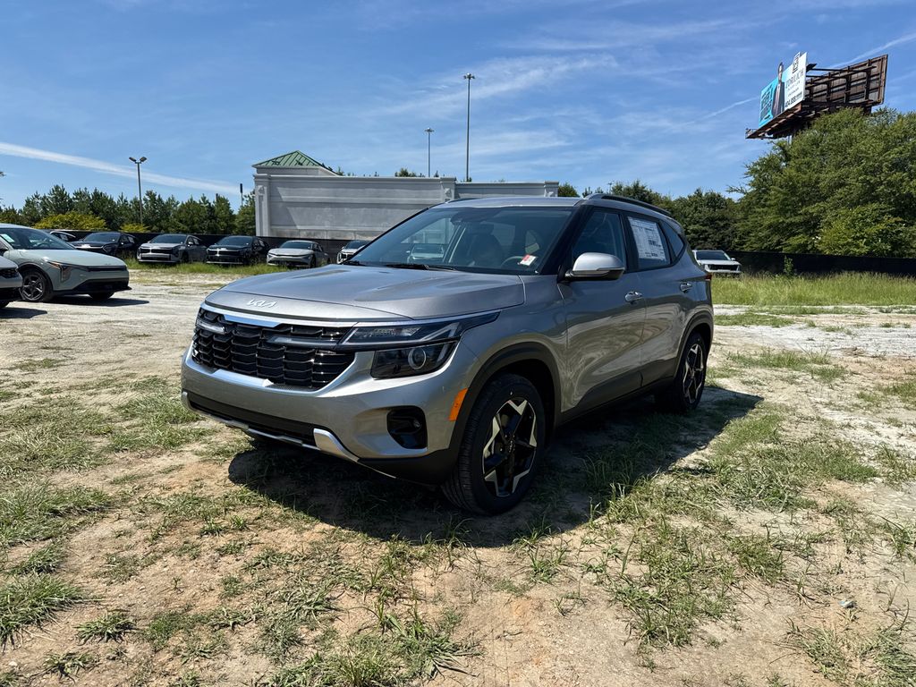 2025 Kia Seltos S photo 2