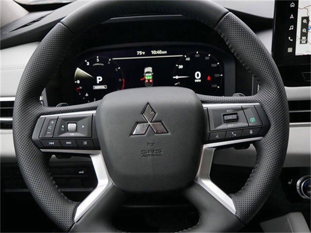 2025 Mitsubishi Outlander SE photo 6