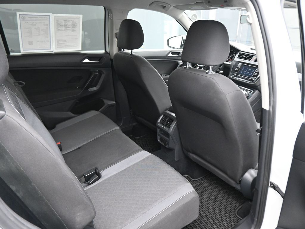 2021 Volkswagen Tiguan S photo 42