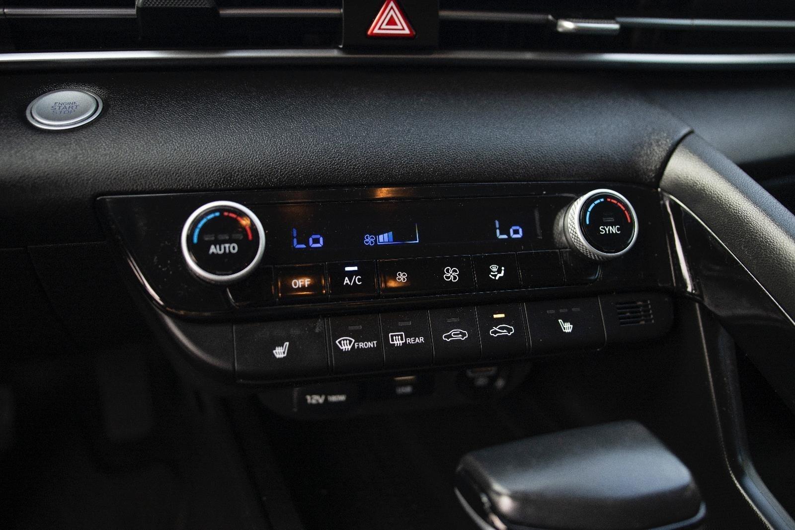 2021 Hyundai Elantra SEL photo 8