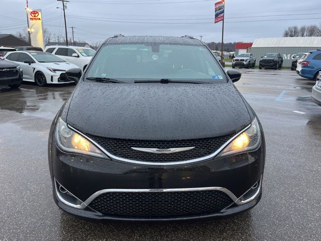 2020 Chrysler Pacifica Touring L photo 2