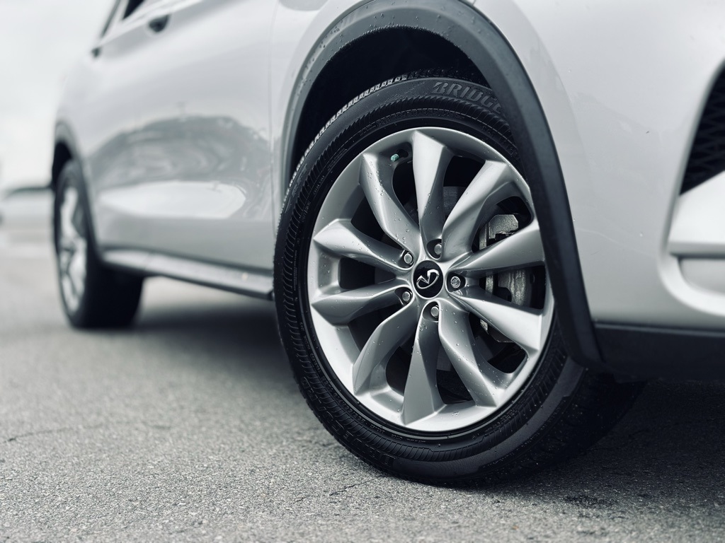 2021 Infiniti QX50 Essential photo 11