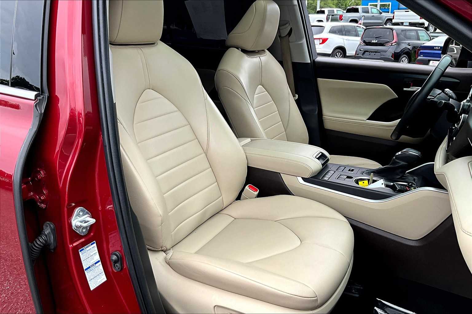 2022 Toyota Highlander XLE photo 8