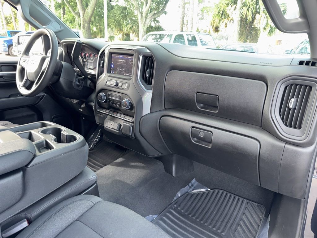 2023 Chevrolet Silverado 1500 Custom photo 13