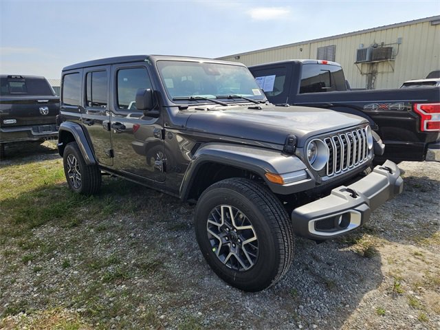 2025 Jeep Wrangler Sahara photo 3