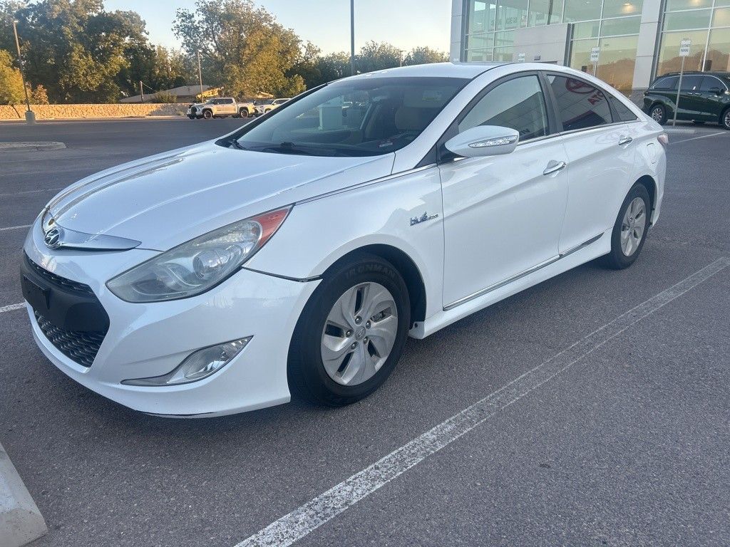 2015 Hyundai Sonata Hybrid Base photo 2