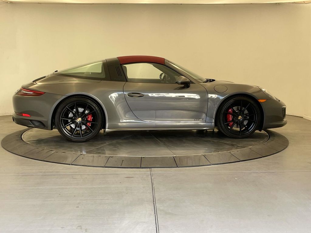 2017 Porsche 911 Targa 4 GTS photo 8