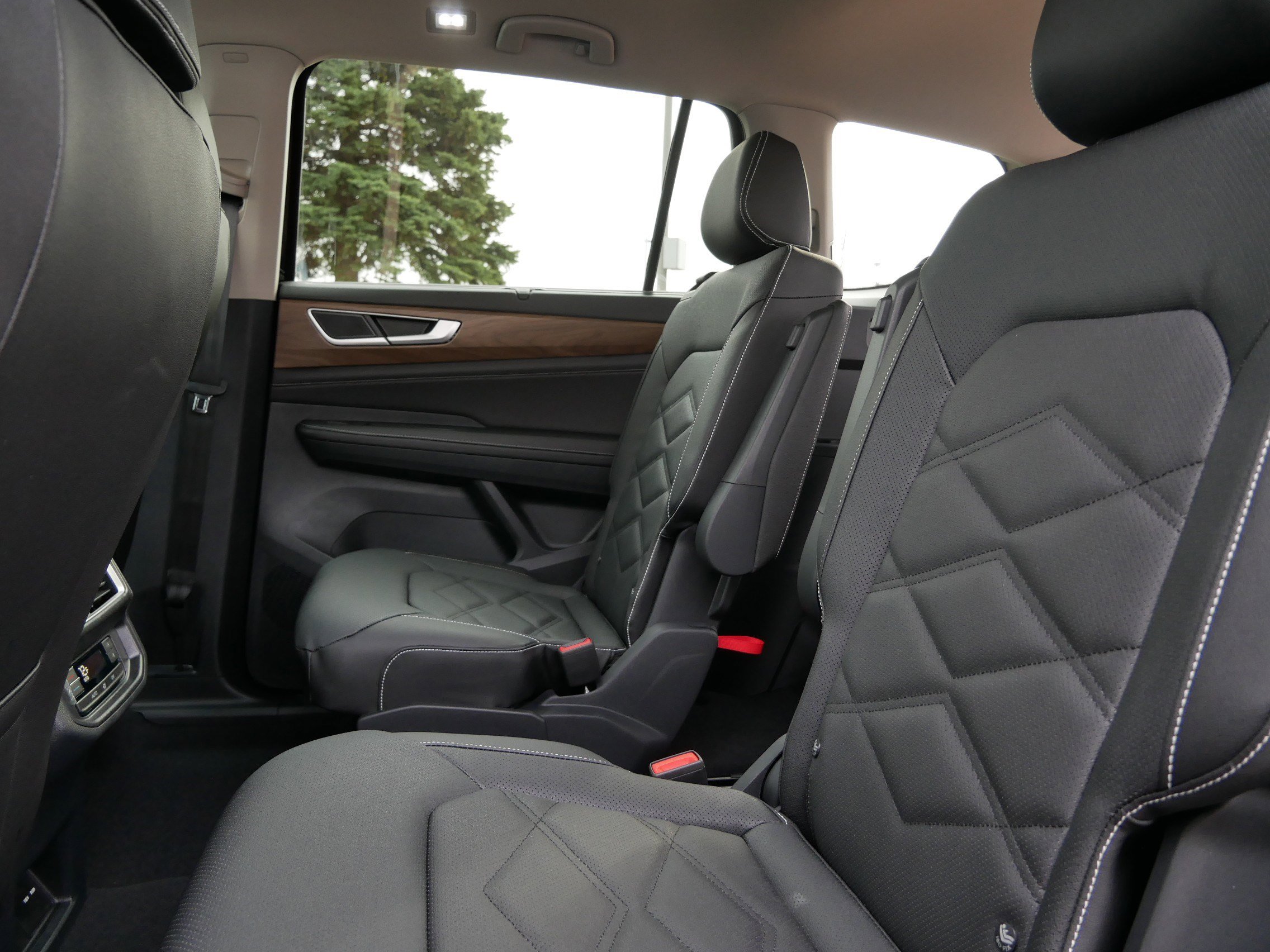 2026 Volkswagen Atlas SE Technology photo 3