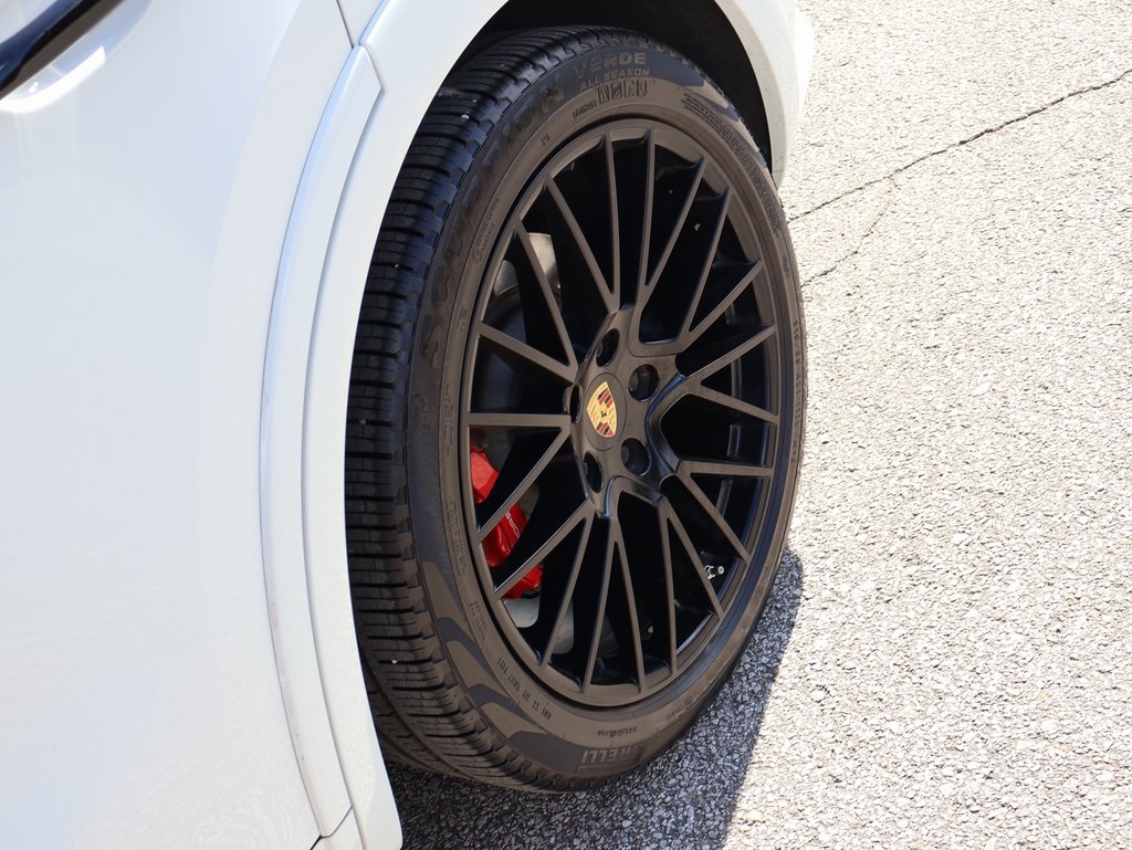 2022 Porsche Cayenne GTS photo 31