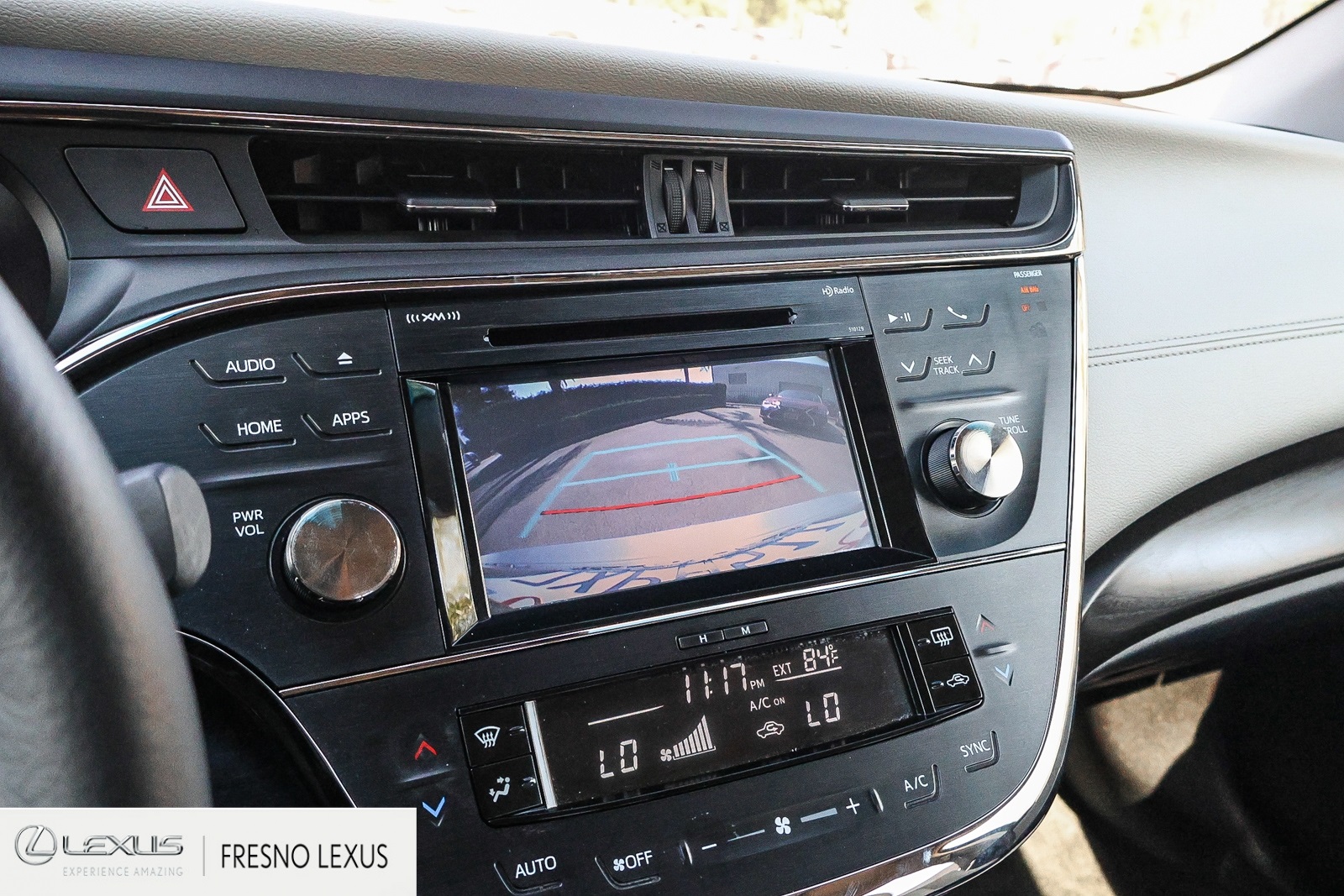 2017 Toyota Avalon XLE Plus photo 22