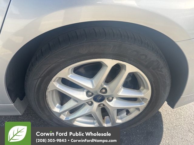 2013 Ford Fusion SE photo 7