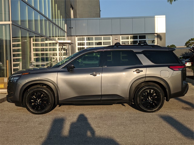 2025 Nissan Pathfinder SV photo 4