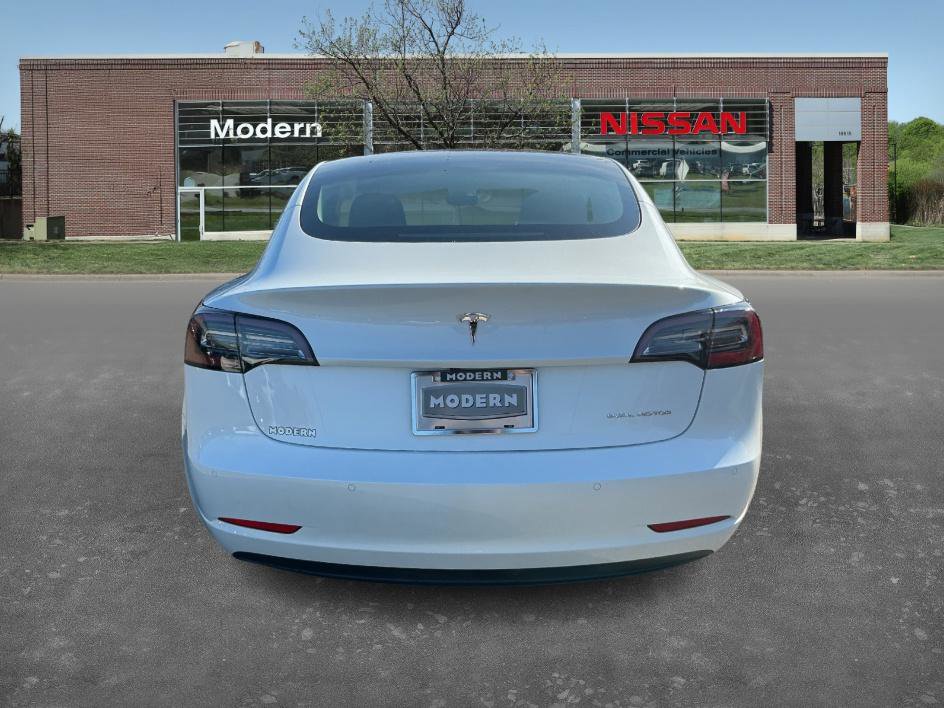 2022 Tesla Model 3 Long Range photo 3