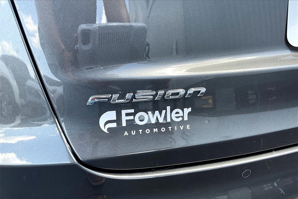 2020 Ford Fusion Hybrid SE photo 8